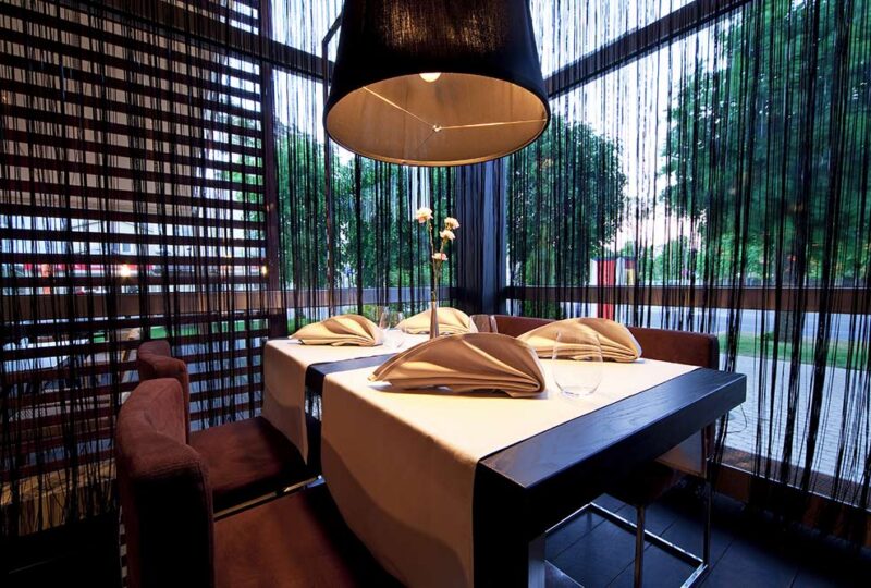 Seven Resto - Romantic Corner